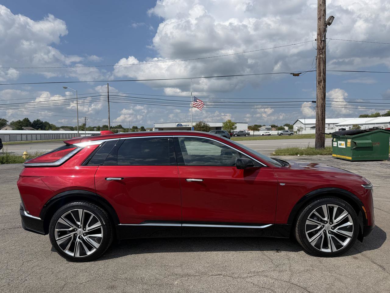 Used 2024 Cadillac Lyriq Luxury w/ LPO, Floor Liner Package AWD/4WD image 16