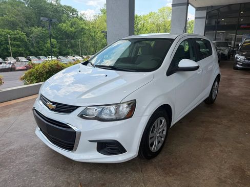Used 2017 Chevrolet Sonic LT FWD image 3