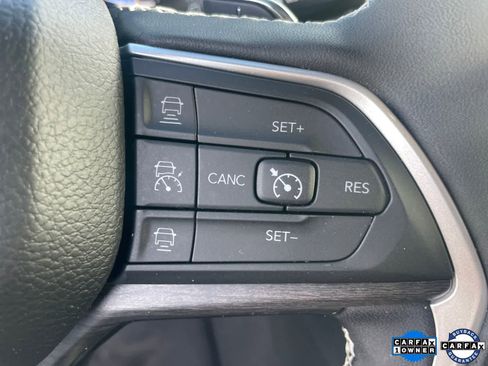 Used 2024 Jeep Grand Cherokee L Limited image 14