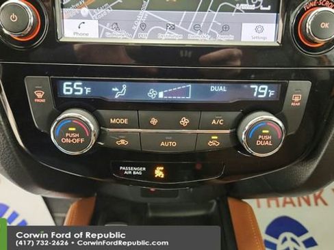 Used 2018 Nissan Rogue SL w/ Premium Package image 21