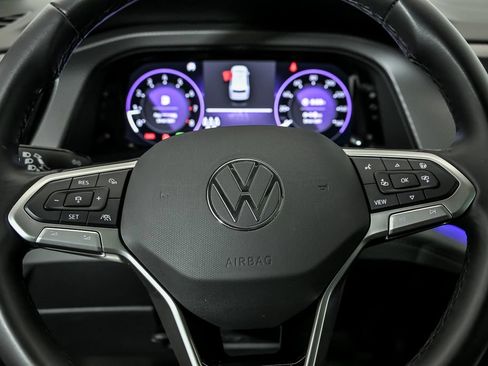 Certified 2025 Volkswagen Atlas Peak Edition SE AWD/4WD image 13