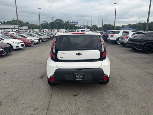 Used 2016 Kia Soul FWD image 4
