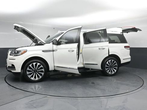 Used 2024 Lincoln Navigator Reserve image 58