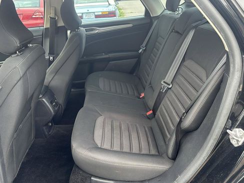Used 2018 Ford Fusion SE w/ Fusion SE Technology Package FWD image 11