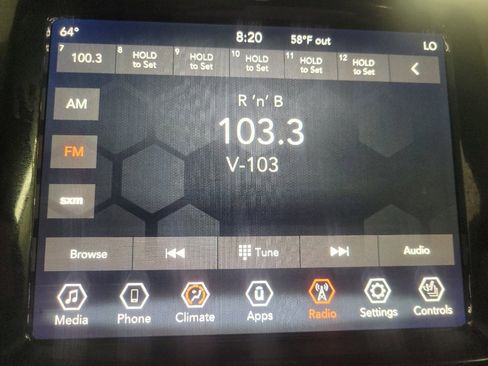 Used 2019 Jeep Cherokee Limited FWD image 25