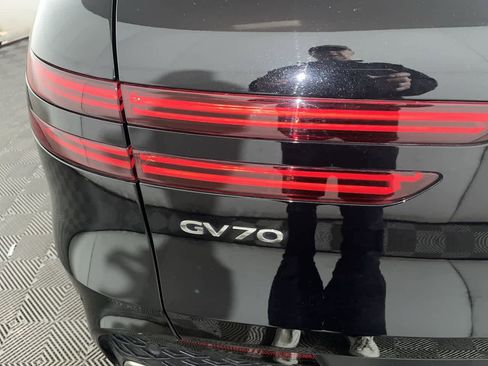 Used 2025 Genesis GV70 2.5T image 11