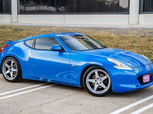 Used 2012 Nissan 370Z Coupe image 32