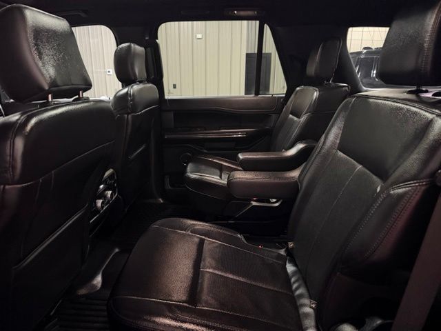 Used 2020 Ford Expedition XLT w/ Equipment Group 202A AWD/4WD image 17