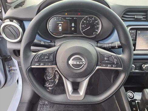 New 2025 Nissan Versa SV w/ Trunk Package FWD image 15