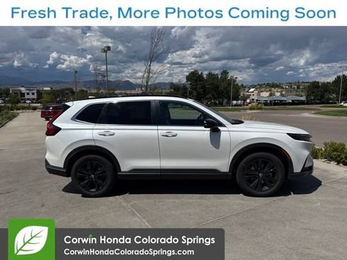 Used 2025 Honda CR-V Sport Touring image 2