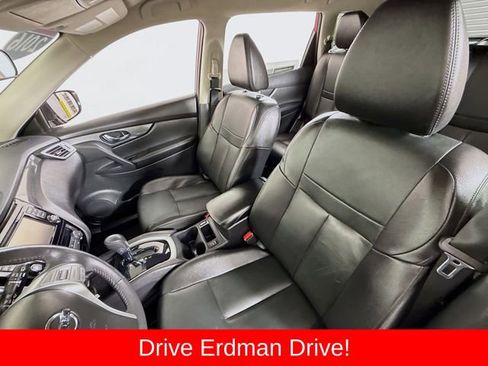 Used 2016 Nissan Rogue SL image 5