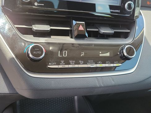 Used 2022 Toyota Corolla LE w/ LE Convenience Package FWD image 22