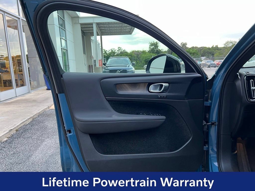 Certified 2023 Volvo C40 P8 Recharge Plus AWD/4WD image 10