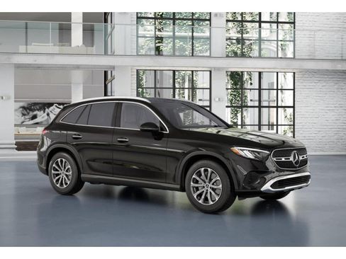 Used 2026 Mercedes-Benz GLC 300 image 12