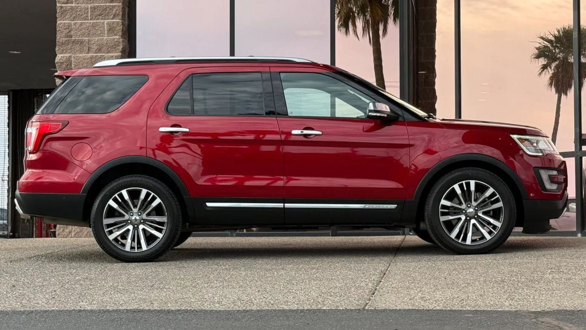 Used 2017 Ford Explorer Platinum AWD/4WD image 15