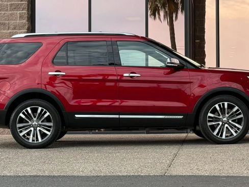 Used 2017 Ford Explorer Platinum AWD/4WD image 15