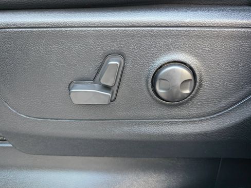 Used 2022 RAM 1500 Big Horn AWD/4WD image 12
