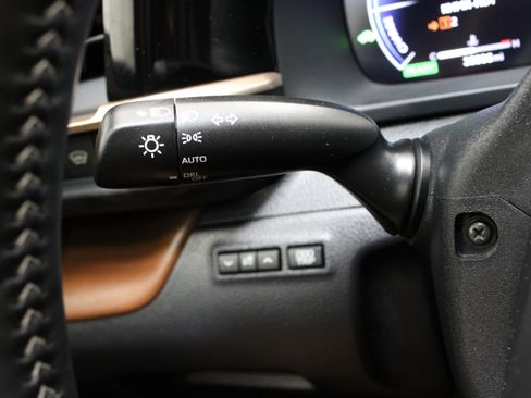Certified 2025 Toyota Crown Signia w/ Advanced Technology Package AWD/4WD image 26