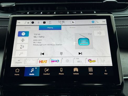 New 2025 Jeep Grand Cherokee L Limited w/ Black Appearance Package image 18