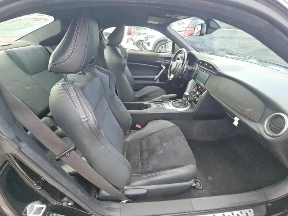 Used 2020 Toyota 86 RWD image 9