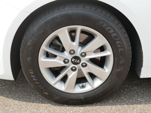 Used 2018 Kia Optima LX FWD image 15