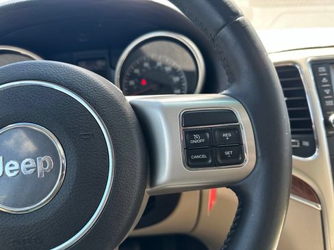Used 2011 Jeep Grand Cherokee Limited AWD/4WD image 44