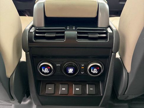 Used 2020 Land Rover Defender 110 HSE AWD/4WD image 28