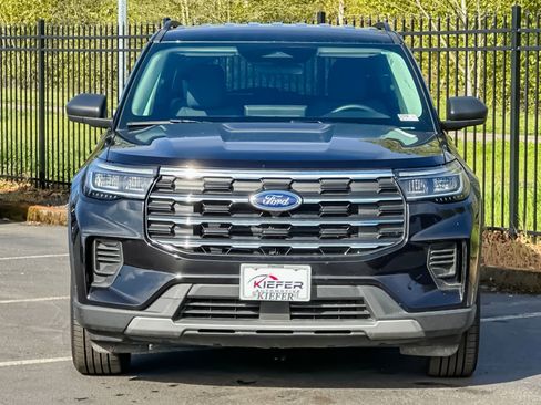 Used 2025 Ford Explorer Active image 8