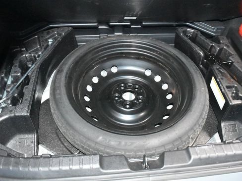 Used 2023 Toyota Corolla SE image 31