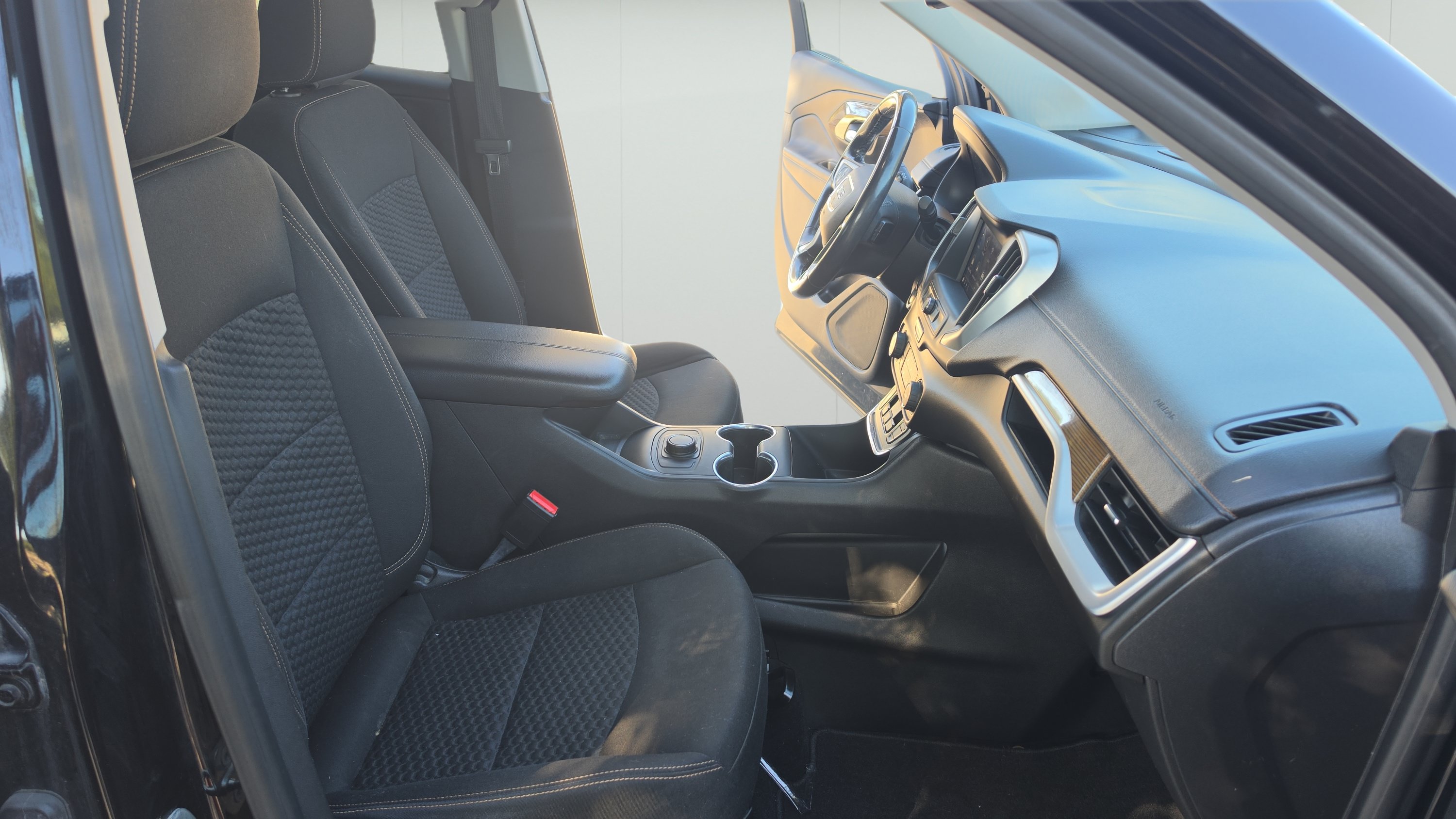 Used 2020 GMC Terrain SLE w/ Elevation Edition FWD image 23