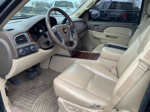 Used 2013 Chevrolet Avalanche LTZ image 28