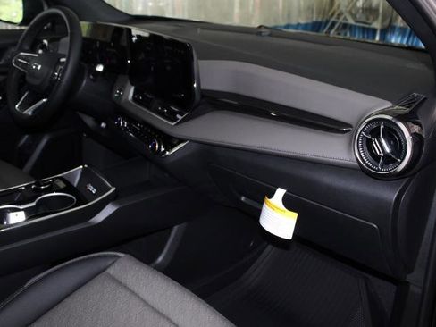 New 2026 Chevrolet Equinox LT w/ Convenience Package II image 10