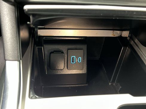 Certified 2020 Ford Explorer XLT w/ Equipment Group 202A AWD/4WD image 25