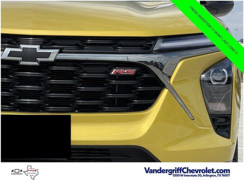 Certified 2025 Chevrolet Trax RS w/ Driver Confidence Package FWD image 8