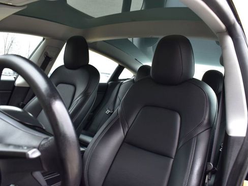 Used 2021 Tesla Model 3 Standard Range Plus image 13