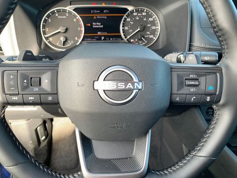 Used 2025 Nissan Rogue SV image 30