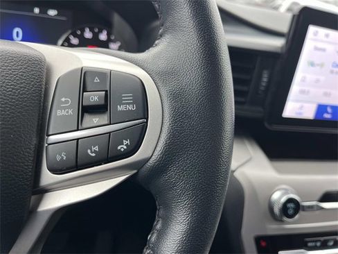 Used 2023 Ford Explorer XLT image 26