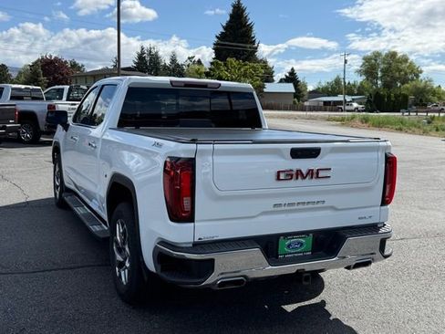 Used 2022 GMC Sierra 1500 SLT w/ SLT Convenience Package AWD/4WD image 3