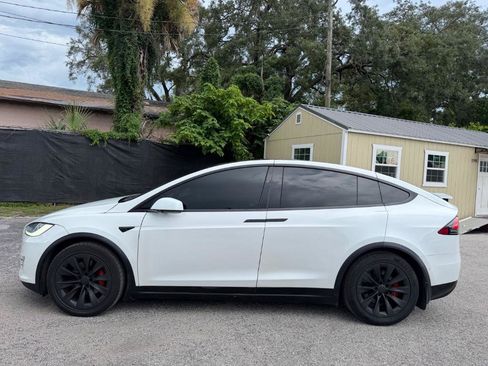 Used 2020 Tesla Model X Long Range AWD/4WD image 8