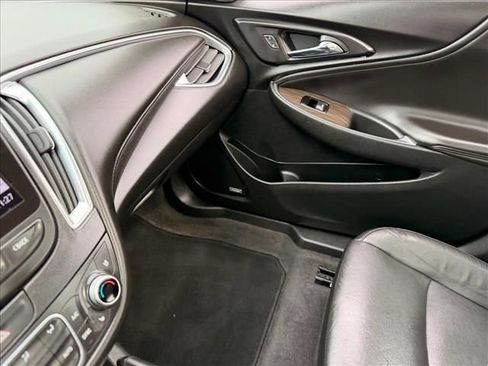 Used 2020 Chevrolet Malibu Premier image 12