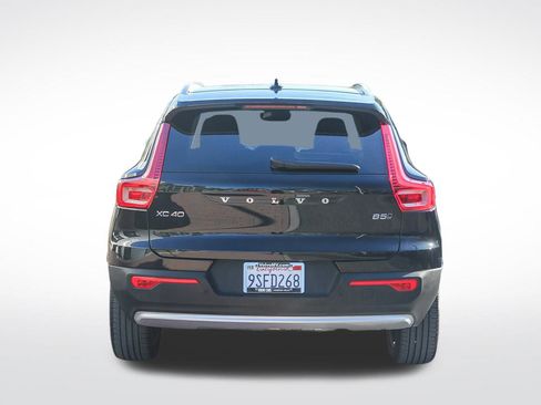 Certified 2025 Volvo XC40 B5 Core w/ Protection Package Premier image 7