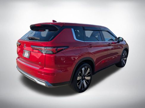 New 2026 Mitsubishi Outlander SE image 3