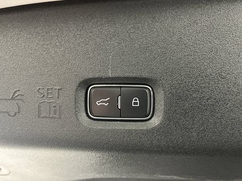 Certified 2025 Ford Expedition Active AWD/4WD image 36