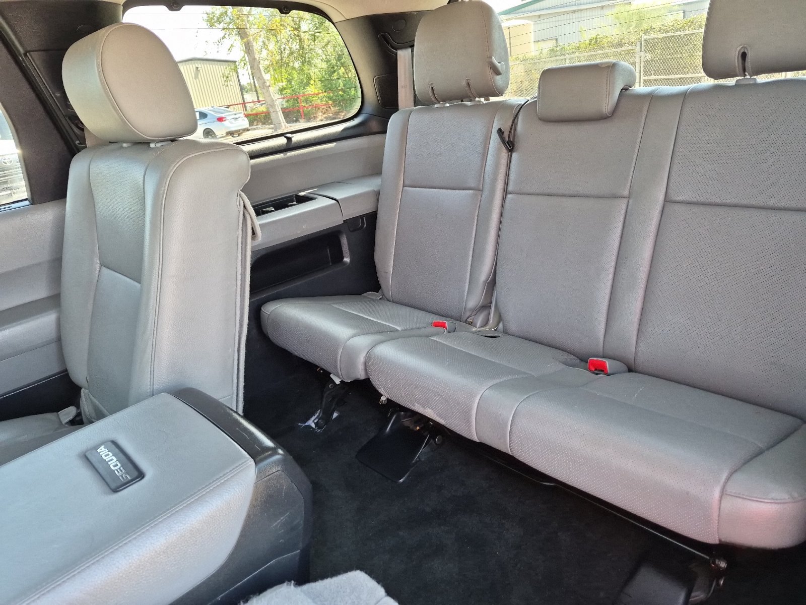 Used 2014 Toyota Sequoia Platinum AWD/4WD image 15