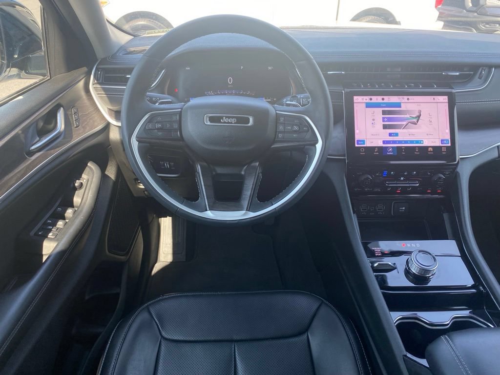Used 2023 Jeep Grand Cherokee L Limited w/ Luxury Tech Group II AWD/4WD image 10