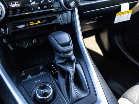 Used 2025 Toyota RAV4 XLE w/ Convenience Package image 22