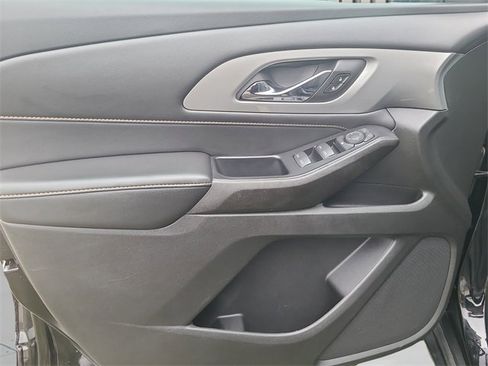 Used 2021 Chevrolet Traverse LS image 29