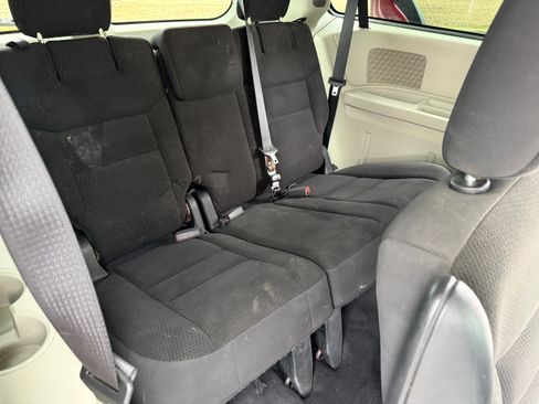 Used 2018 Dodge Grand Caravan SE image 11