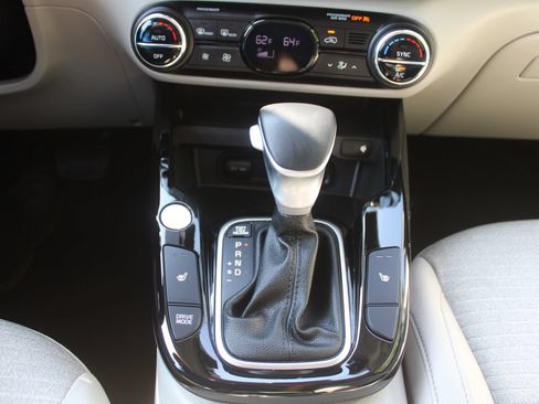 Certified 2025 Kia Soul EX FWD image 33