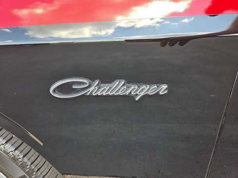Used 2013 Dodge Challenger R/T RWD image 34